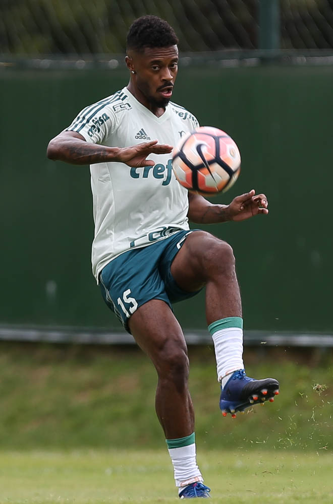 Cesar Greco/Ag Palmeiras/Divulgação_Michel Bastos soma dez jogos com a camisa do Verdão
