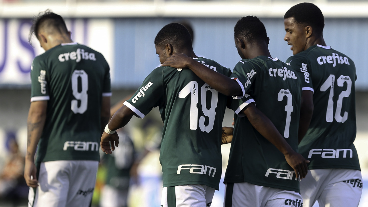 Fabio Menotti/Ag. Palmeiras/Divulgação_No Brasileiro Sub-20, o Palmeiras venceu a Ponte Preta na quarta-feira (28) e assumiu a liderança da competição