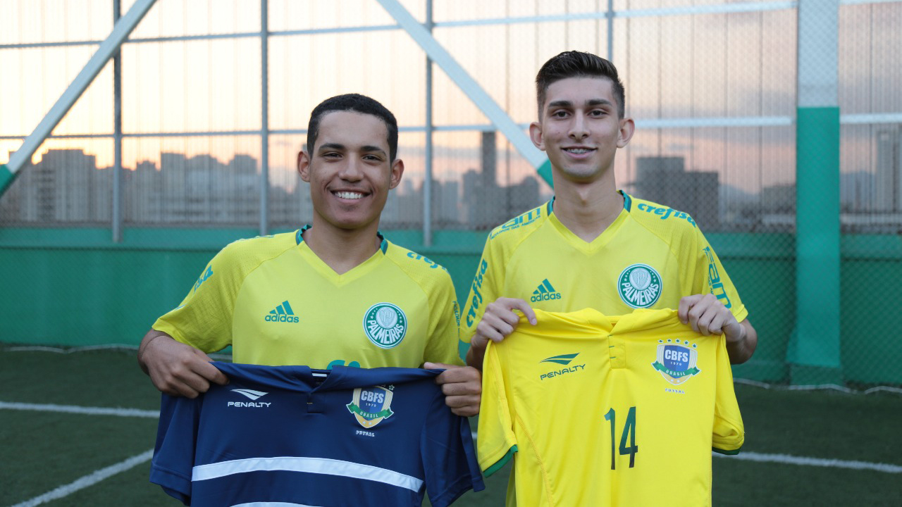 Murilo Dias/TV Palmeiras _ Moura (esq.) e João Victor (dir.) disputam o Metropolitano e o Estadual pelo Sub-18 do Verdão