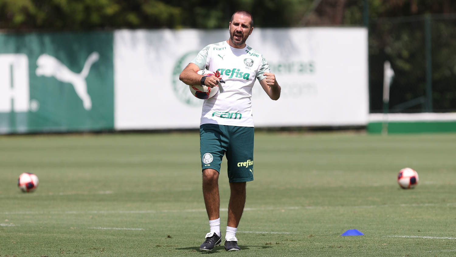 Palmeiras realiza treino técnico, e Danilo Barbosa conhece a Academia de Futebol