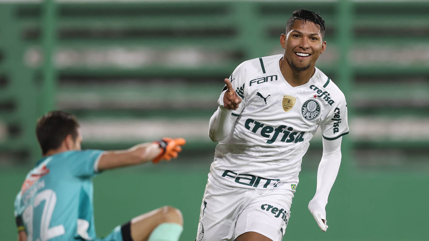 Avassalador na Libertadores, Rony iguala gols de Ademir da Guia pelo torneio continental