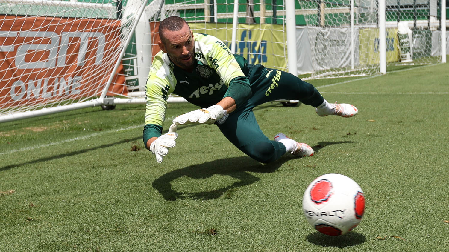 Com dois reforços, Palmeiras abre quinta-feira com treino de finalizações na Academia 