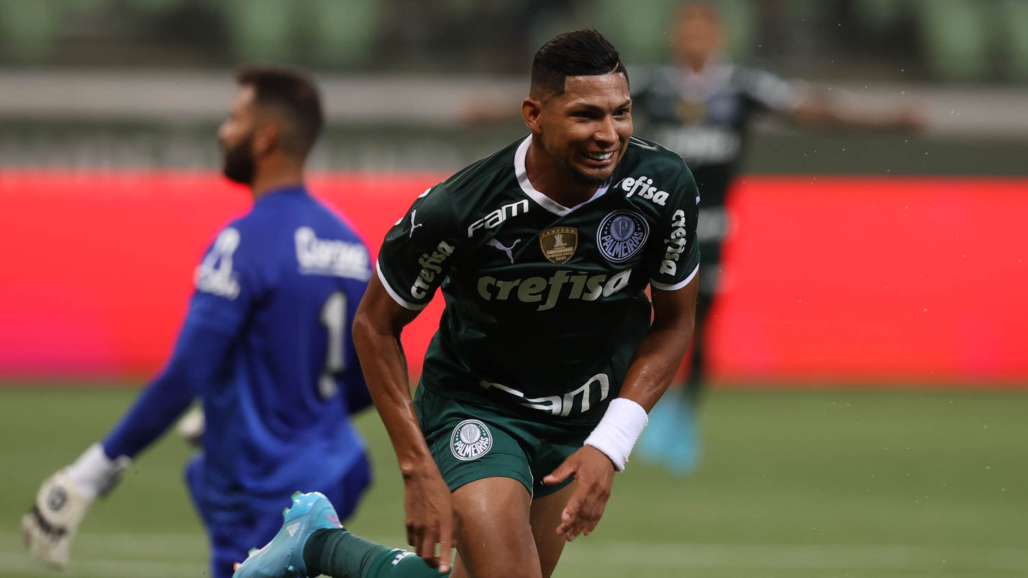 Rony completa 100 jogos pelo Palmeiras e marca contra a Ponte Preta